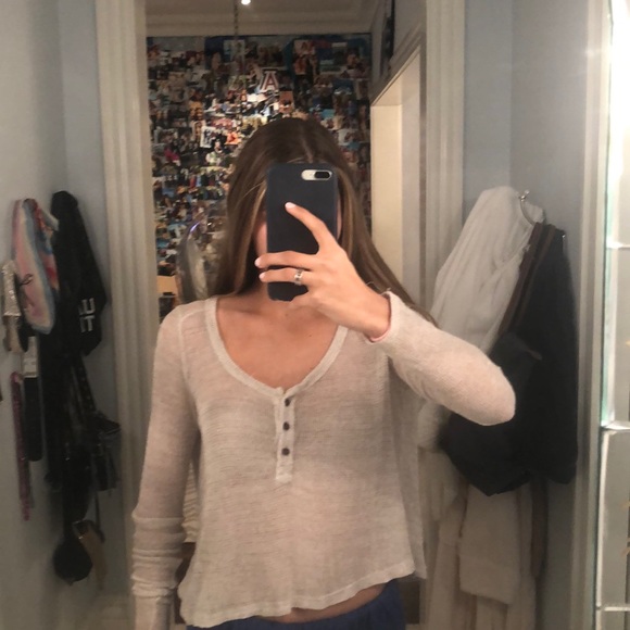 Thin brandy Melville long sleeve/sweater - Picture 1 of 1
